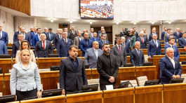 Poslanci Národnej rady SR si 25. novembra v...