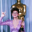 Má 60, no herečka, nazývaná oscarovým zázrakom, popiera zákony starnutia: Toto je účes, ktorý jej ubral roky. Skúste ho aj vy