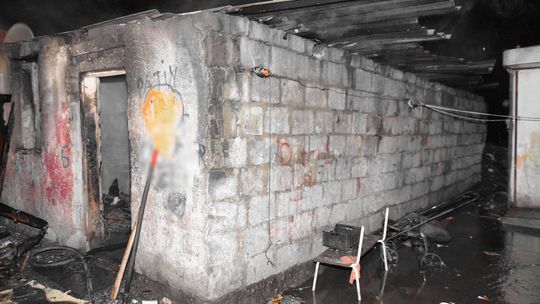 Hasiči bojovali s plameňmi hodiny. Požiar si vyžiadal životy matky a troch malých detí