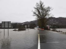 zvolen povodeň zaplavená cesta Hron