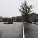 zvolen povodeň zaplavená cesta Hron