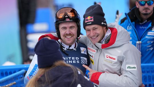 Veľký návrat Kildeho, pred zrakom Shiffrinovej podal solídny výkon. Úvodný super-G sezóny ovládol Odermatt