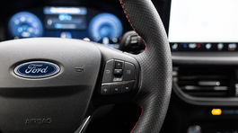 Ford Kuga PHEV - test 2025