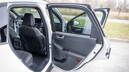 Ford Kuga PHEV - test 2025