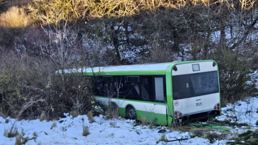 V Košiciach havaroval autobus MHD. Na...