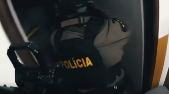 Masívna protidrogová akcia: Policajti zasahujú v Pezinku