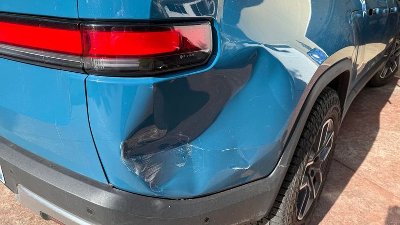 Rivian R1T - oprava za 22 000 dolárov