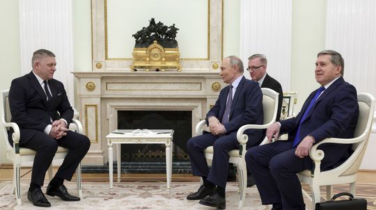 Ušakov je žiak Primakova. Chváli sa otočkou nad Atlantikom. Prečo sa naňho Putin spolieha viac ako štvrťstoročie?