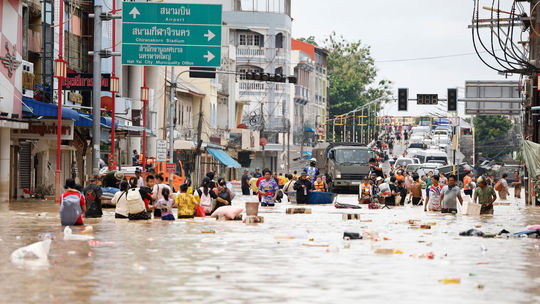 Počet obetí ničivých povodní v Ázii prekročil 1500, stovky ľudí sú nezvestné