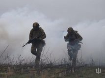 Ukrjainskí vojaci, vojna, armáda, Ukrajina, výcvik