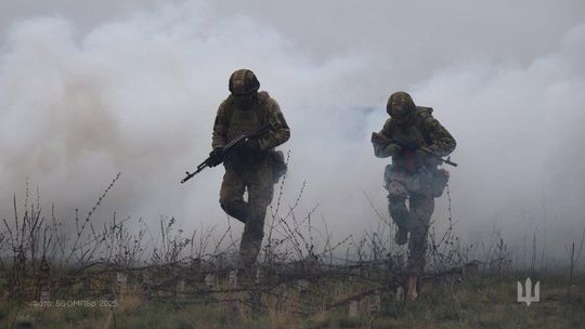 Z mesta Huljajpole zostal len kráter. Ukrajinci sa stiahli z viacerých obcí, front v Záporoží sa vyhrocuje 