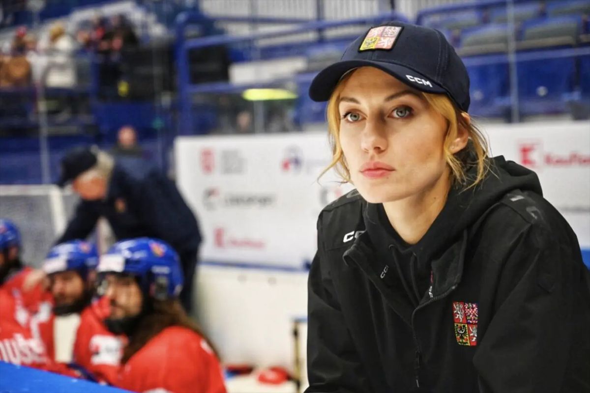 Herečka Natália Germáni vo filme Neporaziteľní.