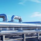 Ruský plyn cez Ukrajinu tiekol vyše polstoročia. Rok bez neho ukázal, že katastrofa neprišla a väčšina Slovákov dnes kúri plynom zo západu