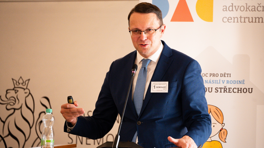 Poslancom poslal listy o údajných zásahoch Žilinku do prípadov Gedru a Ficovho švagra. Prokurátori žiadajú Baloghov koniec