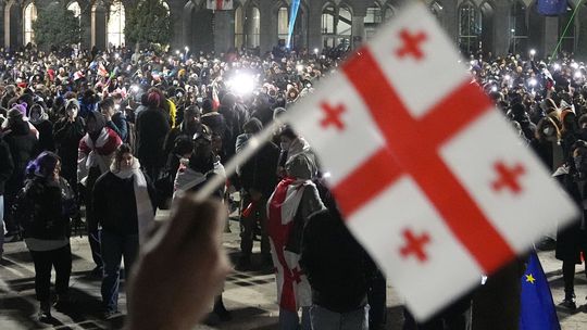 BBC: Proti demonštrantom v Gruzínsku bola zrejme použitá chemická zbraň z čias prvej sv. vojny