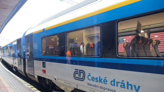 Krádež káblov ochromila dopravu v Prahe, vlaky meškajú desiatky minút