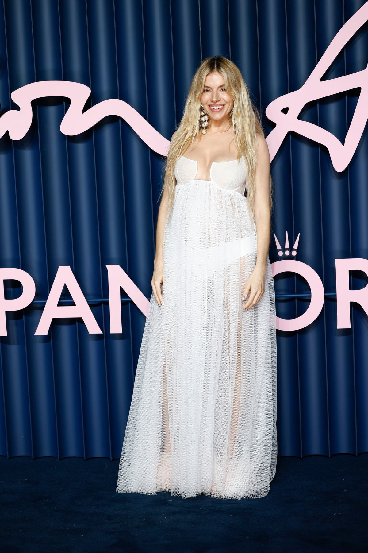 Herečka Sienna Miller v kreácii Givenchy by...