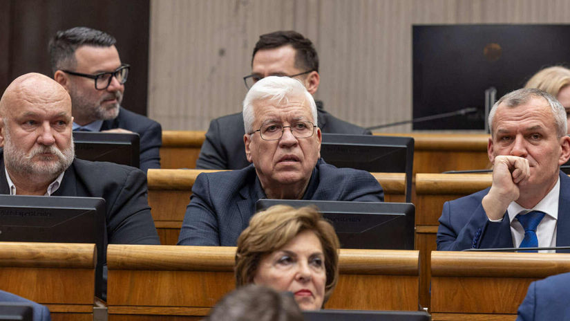 Poslanci strany Vidieka Ivan Ševčík, Pavol...