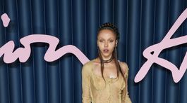 Speváčka a tanečnica FKA Twigs.