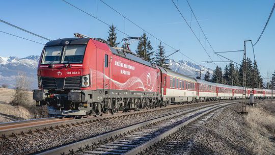 Pred Vianocami cestujte bez stresu: nové zastávky, večerné vlaky aj rýchlejšie spojenia