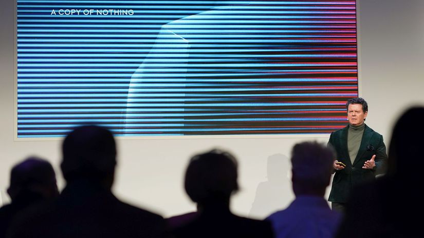 Kreatívny riaditeľ JLR Gerry McGovern bol...