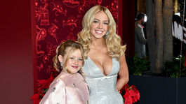 Indiana Elle, Sydney Sweeney