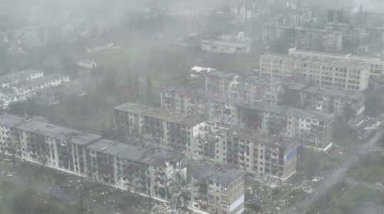 Pokrovsk ustál ďalší veľký útok, no Myrnohrad sa rúca. Obrancovia hlásia obkľúčenie: Nepriateľ je všade