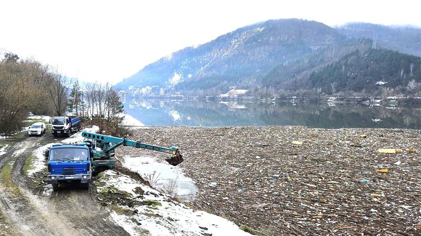 Po dobrovoľníkoch prišla na rad technika. S jej...
