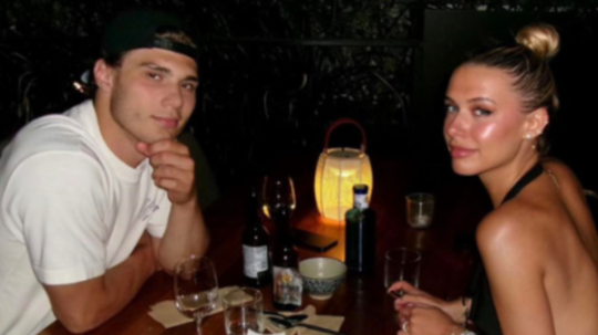 Dovolil si priveľa? Dotieravý fanúšik prichytil hviezdy Montrealu aj so Slafkovským v bare, tí z toho neboli vôbec nadšení