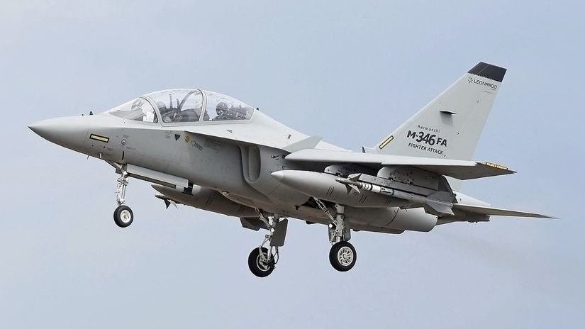 Talianske ľahké bojové lietadlo Aermacchi M-346FA