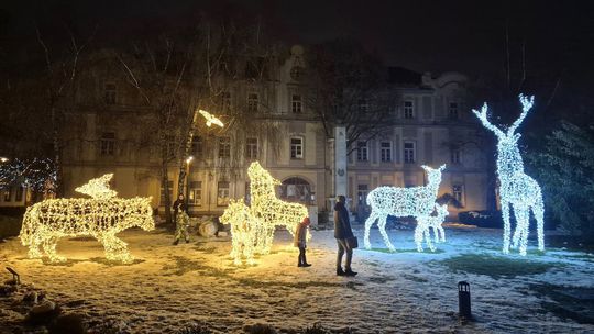 Kto vyhrá svetelný duel? V Mikuláši inštalovali bombastickú vianočnú výzdobu, chcú ňou konkurovať Popradu