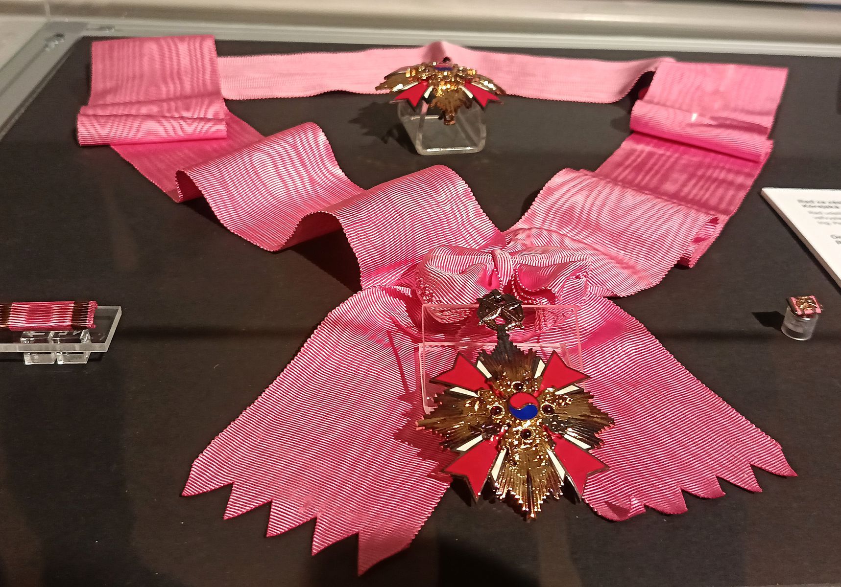 Rad za zásluhy v diplomatickej službe - medaila...