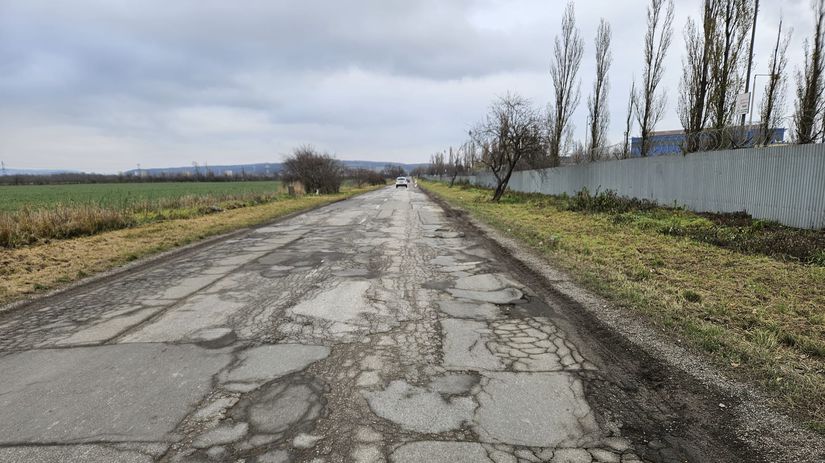 Cesta medzi Šacou a Veľkou Idou už dlhé roky...