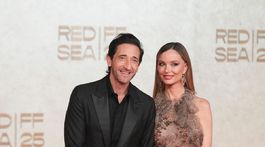 Adrien Brody a jeho snúbenica Georgina Chapman