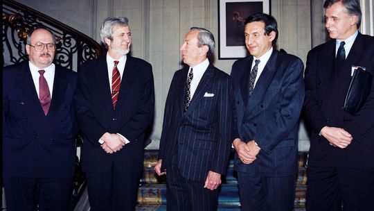 Jeszenszky: Výsledky volieb v Maďarsku určia budúcnosť celej strednej Európy. A Babiš? Nebude ako Fico, je múdrejší