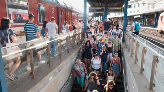 Keď trasa Prievidza–Brno vedie cez Viedeň. Slovenské dopravné spojenia majú zvláštnu logiku