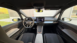 Cupra Born eBoost: interiér a detaily