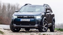 Za volantom Dacie Bigster G-140 (LPG) - exteriér