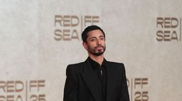 Herec Riz Ahmed.