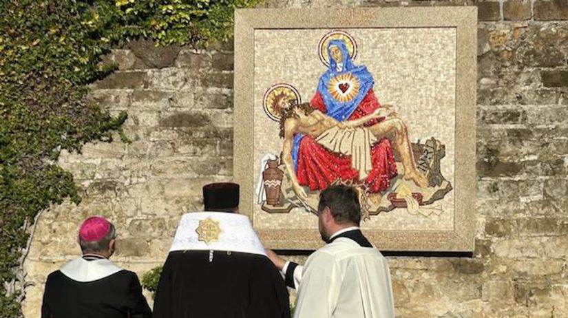 Vo Vatikáne odhalili mozaiku Sedembolestnej...