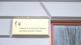 Na snímke odhalená tabuľa na budove Generálneho...