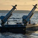 Rusko, Ukrajina, vojna, Čierne more, Námorný dron  Magura V7, pozemný dron, robot