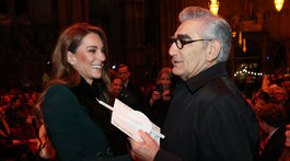 Britská princezná Kate v rozhovore s hercom Eugenom Levym.