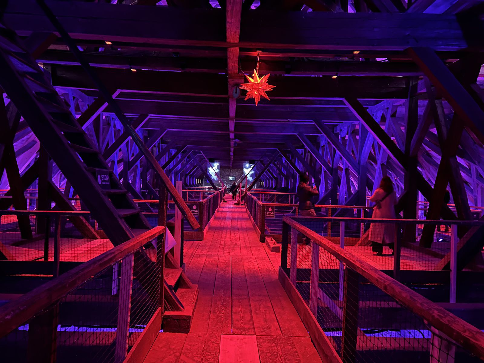 Návšteva štvorposchodových krovov v Kostole sv....