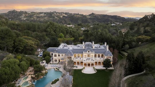 Paris Hilton si kúpila sídlo Marka Wahlberga v...