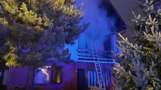 Osoba intoxikovaná pri požiari domu v Smrečanoch zomrela v nemocnici