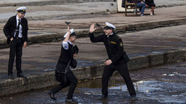 Ukrajina, Rusko, dronový a raketový útok, vojna, Kyjev, zničené budovy, bombardovanie, civilisti, AP,  vojaci, kadeti