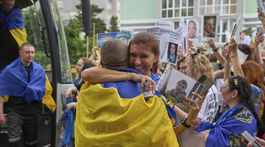 Ukrajina, Rusko, dronový a raketový útok, vojna, Kyjev, zničené budovy, bombardovanie, civilisti, AP,  výmena väzňov