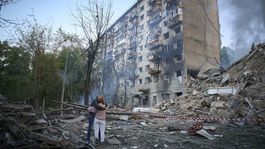 Ukrajina, Rusko, dronový a raketový útok, vojna, Kyjev, zničené budovy, bombardovanie, civilisti, AP,