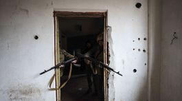 Ukrajina, Rusko, dronový a raketový útok, vojna, Kyjev, zničené budovy, bombardovanie, civilisti, AP,